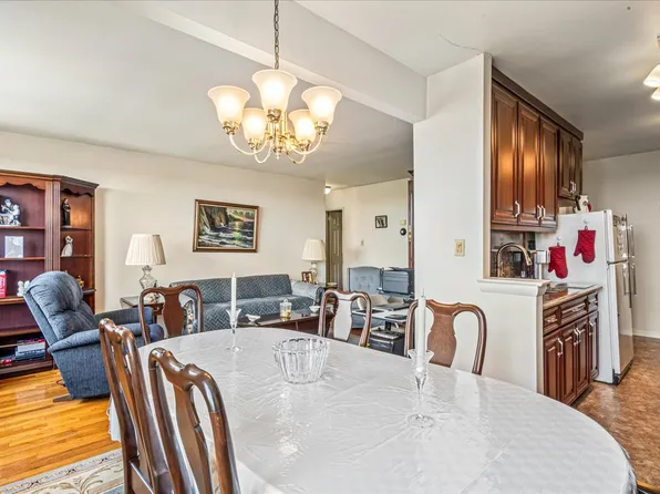 151-05 Cross Island Parkway image 17 of 20