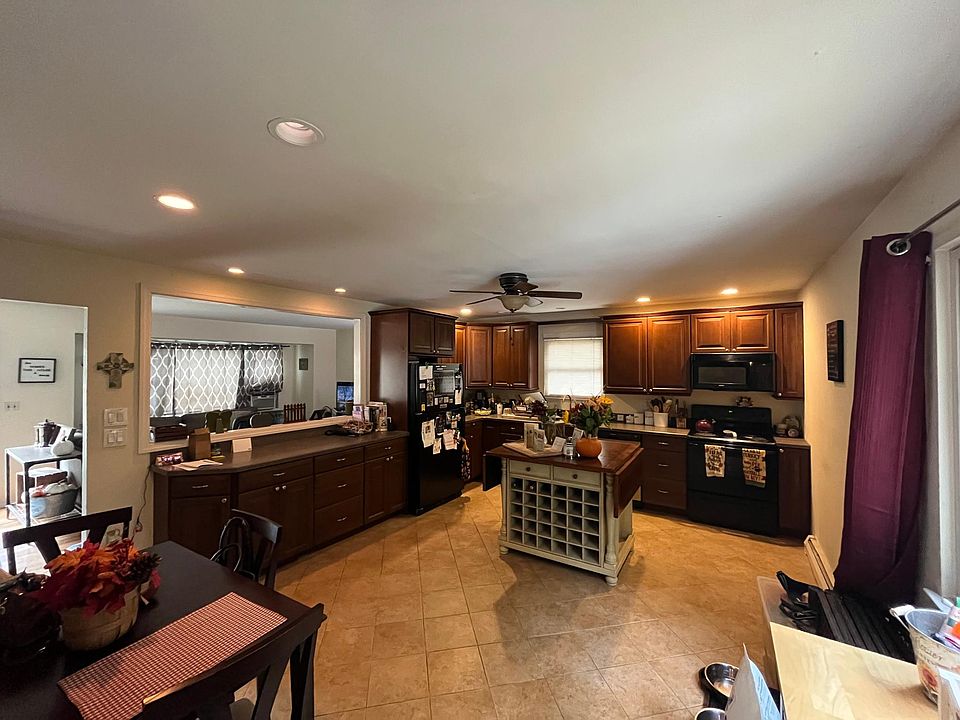 1st image of 6 Upland Dr #B