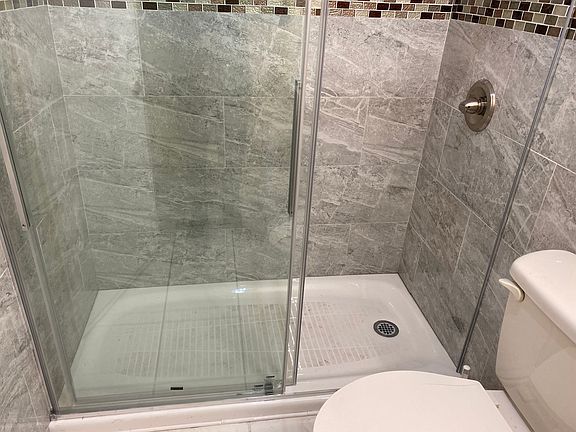 5th image of 5573 Eagles Ln APT 3