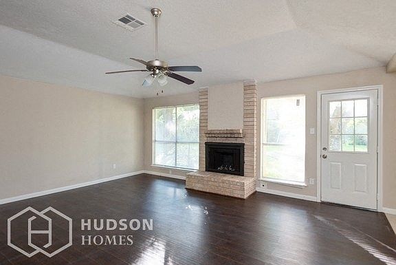 2nd image of 1209 W Castlewood Ave