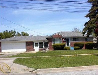 17551 Common Rd, Roseville, MI, 48066
