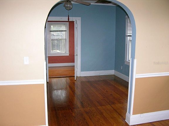 2nd image of 701 E Lime St #4