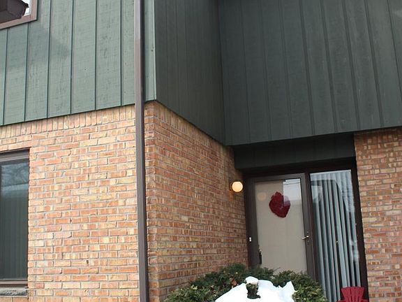 2nd image of 2638 Traver Blvd