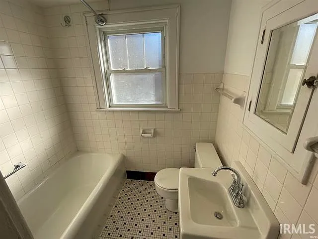 715 S Henderson St — Photo 22