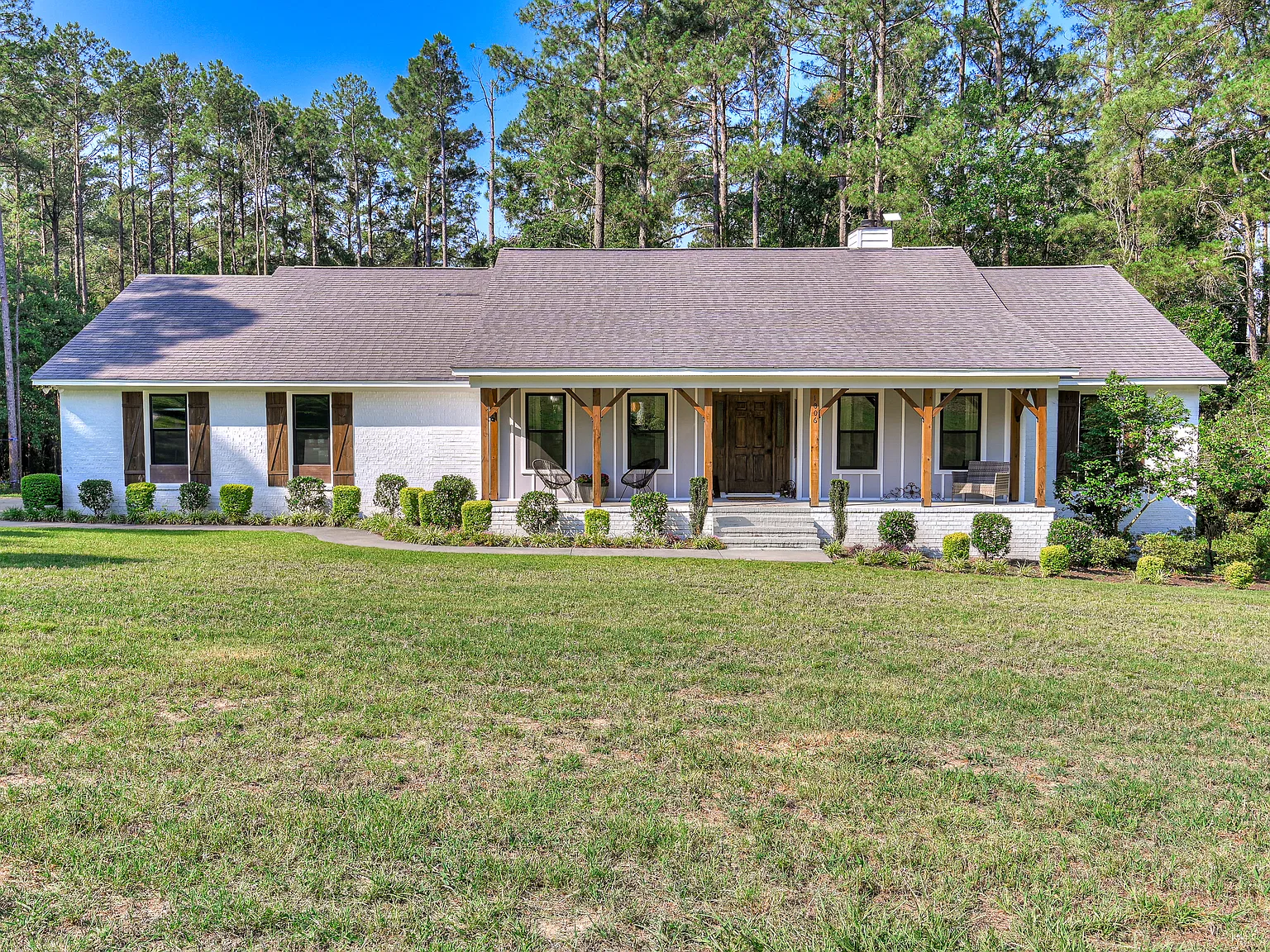 4 bed, 2.5 bath, 2525 sqft, $3,100 — Photo 1
