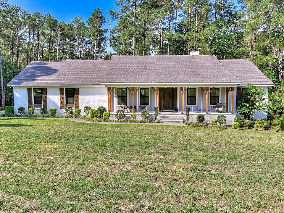 1006 Tamarack Dr