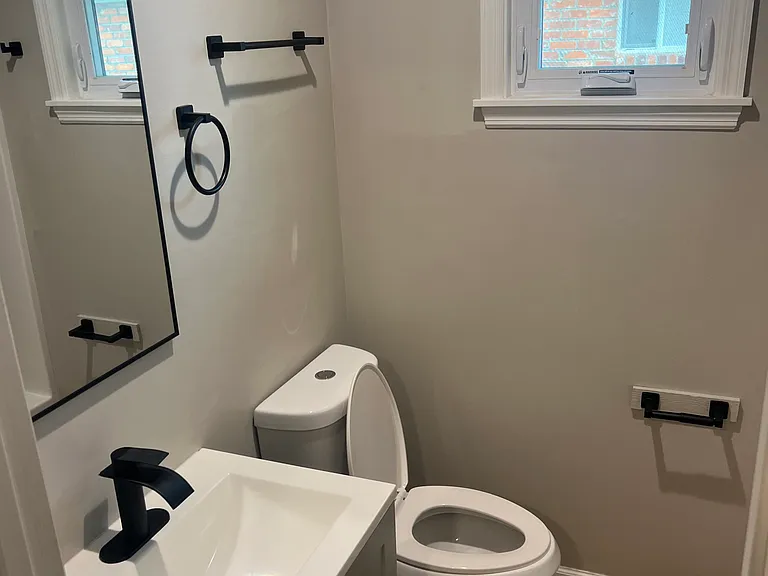 5 E Fairmont Ave #A — Photo 6