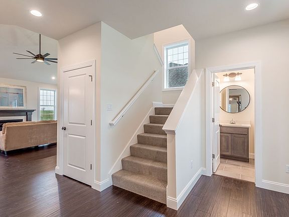 5th image of 2310 Lovie Ln