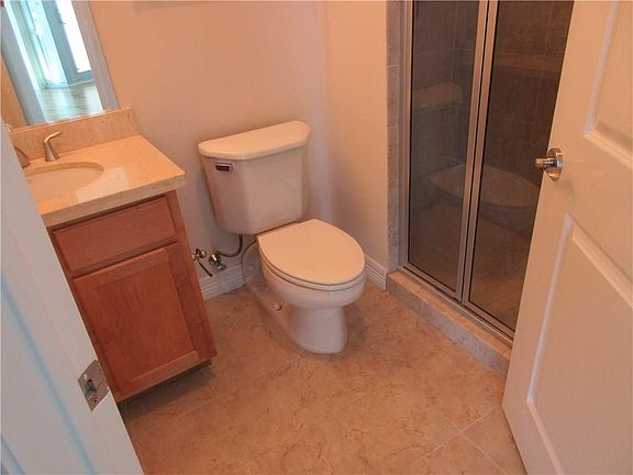 3rd image of 500 Throckmorton St APT 1107