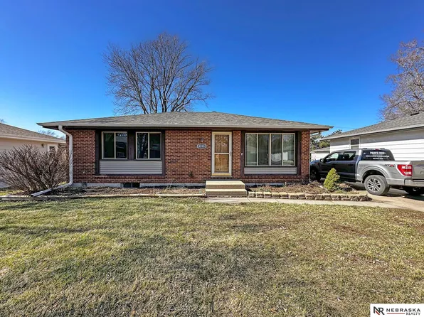 4911 S 47th St, Lincoln, NE 68516