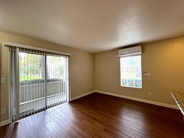2160 Highpointe Dr #112 — Photo 14