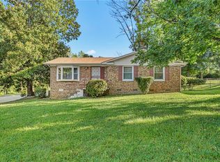2401 Bywood Rd, Greensboro, NC 27405
