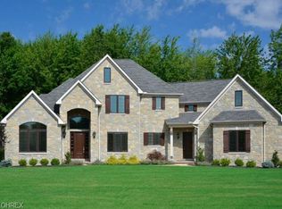 31561 Turtle Creek Pkwy, Westlake, OH 44145