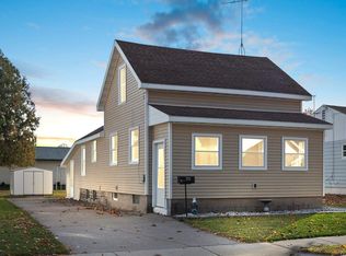 1728 Arizona St, Oshkosh, WI 54902