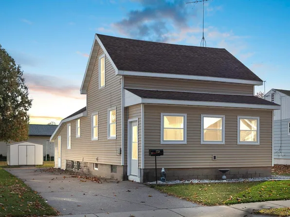 1728 Arizona St, Oshkosh, WI 54902