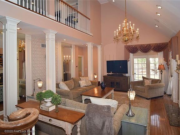 2nd image of 10 Sanctuary Dr #10