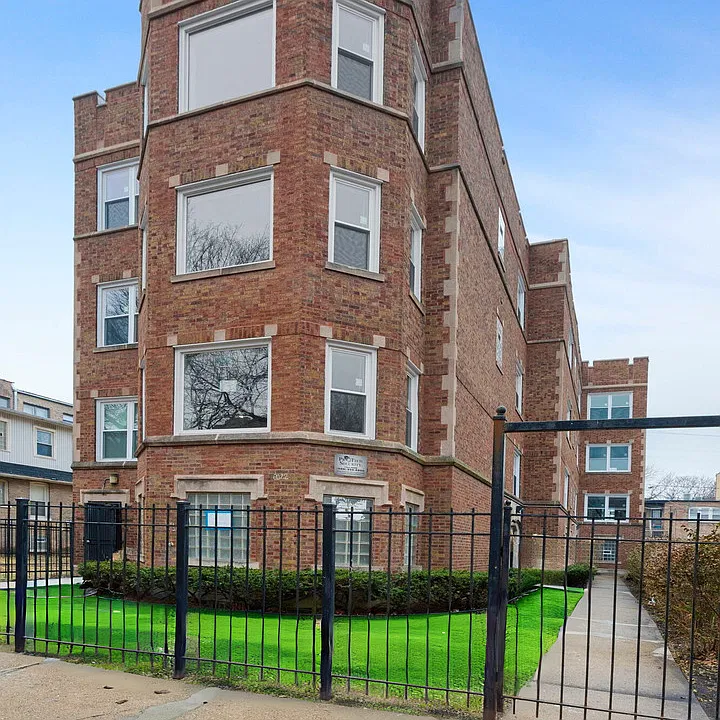 8024 S Ellis Ave #2B