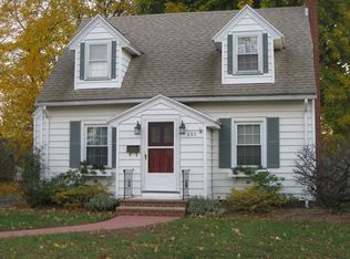 251 Thorndyke Rd, Rochester, NY 14617