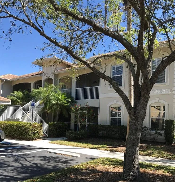 2 bed, 2.0 bath, 1148 sqft, $1,800 — Photo 2