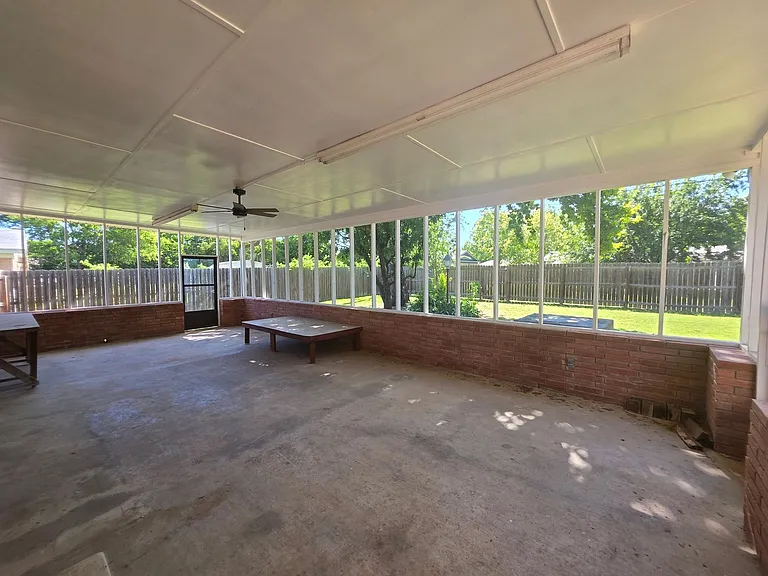 303 Nauert St — Photo 2