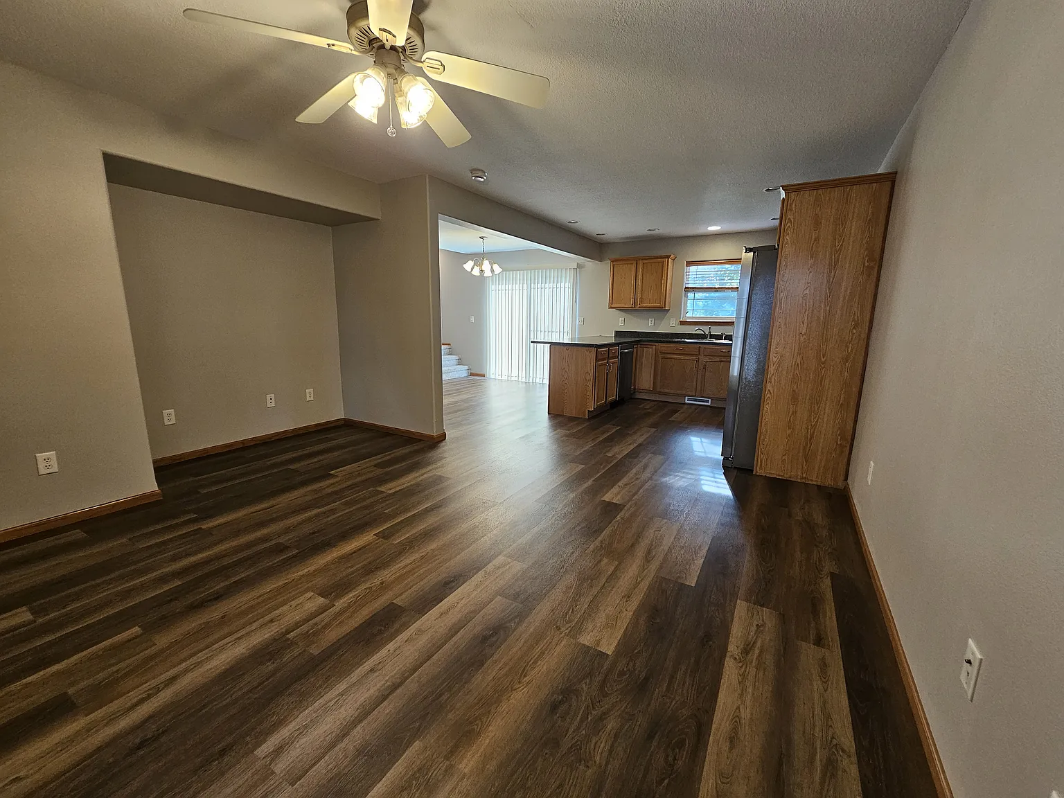 4 bed, 3.5 bath, 1600 sqft, $2,000 — Photo 2