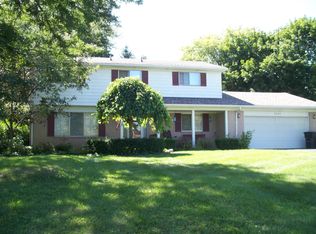 3822 Bald Mountain Rd, Lake Orion, MI 48360