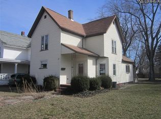 228 Whitney St, Conneaut, OH 44030