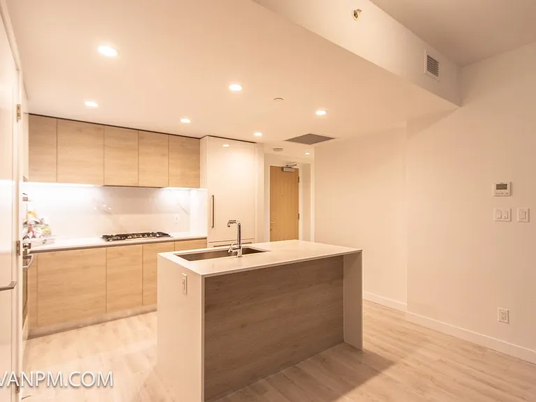 2085 Skyline Ct #405 — Photo 12