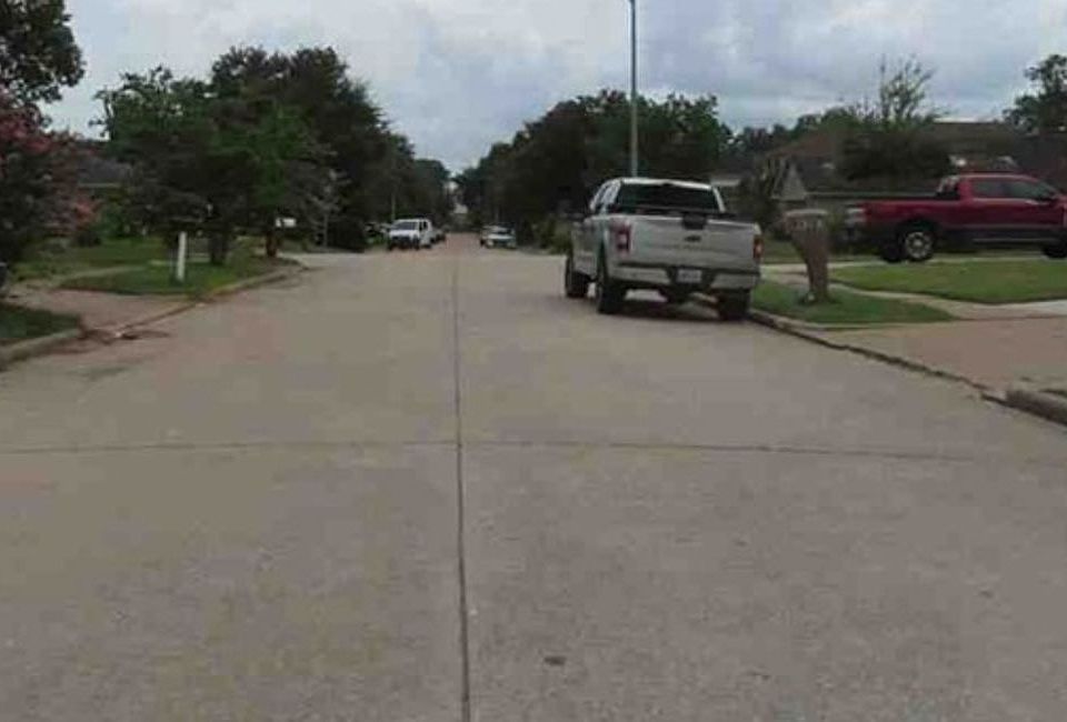Exterior Neighborhood (street photo)