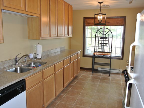 3rd image of 2458 Charleston Dr Unit 5