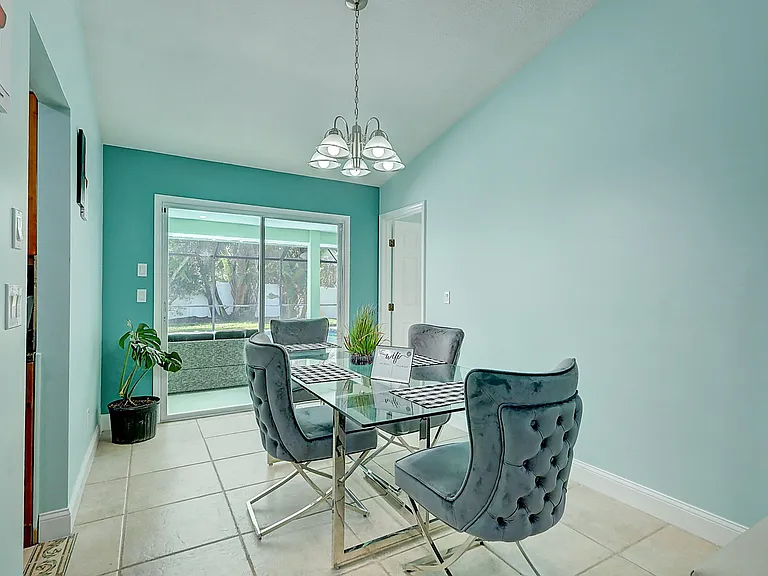 238 SW Grove Ave — Photo 8