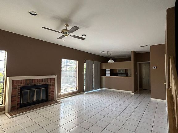 4th image of 11 Chapel Hill Cir #11