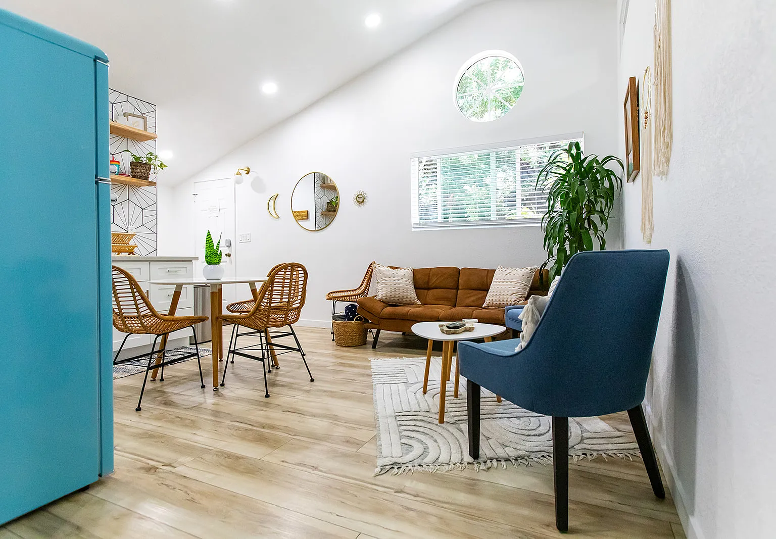 1 bed, $3,400 — Photo 1