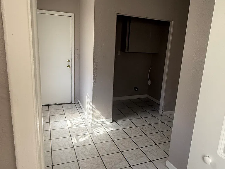 3020 Barnett St — Photo 21
