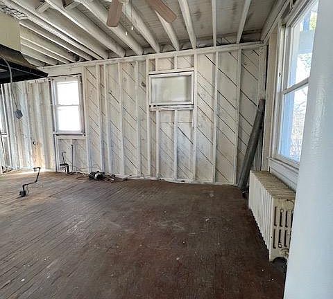 2nd image of 3002 S Dakota Ave NE