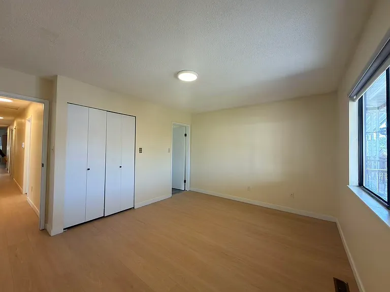 2175 E 54th Ave — Photo 13