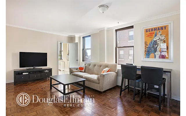 Sold by Douglas Elliman | media 24