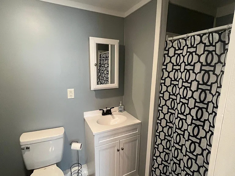 4500 Grand Central Ave #6 — Photo 6