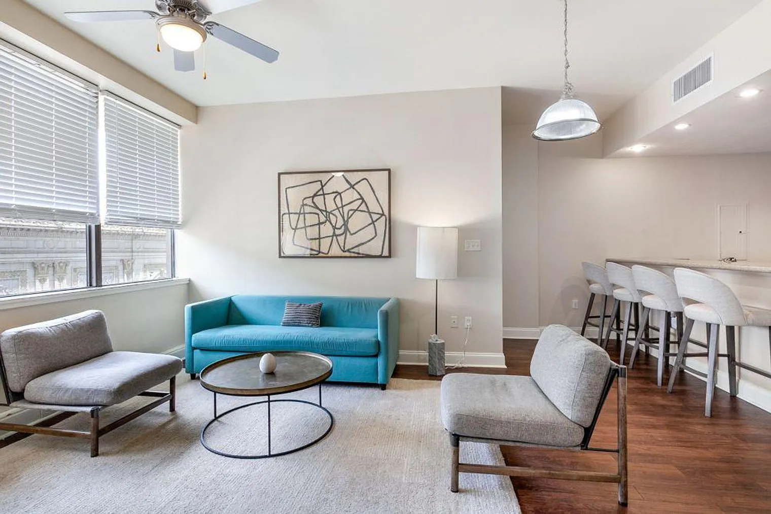 2 bed, 3.0 bath, 1033 sqft, $5,358 — Photo 3