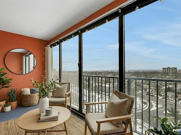 2nd image of 6 Horizon Rd APT 1508