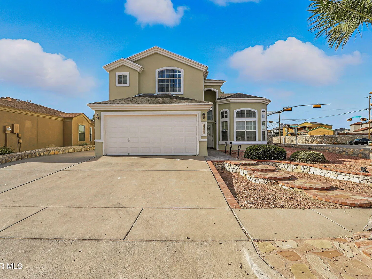 3 bed, 2.5 bath, 1866 sqft, $1,925 — Photo 1