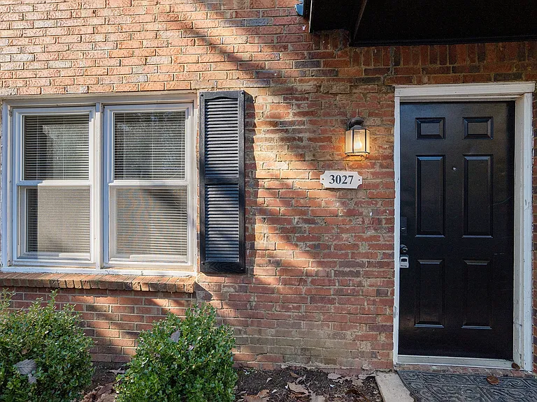 3027 Spruce Cir — Photo 3