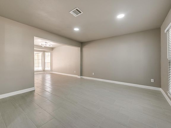 3rd image of 3912 Valdez Ct