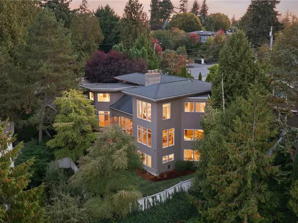 9506 NE POINTS Drive, Kirkland, WA 98033