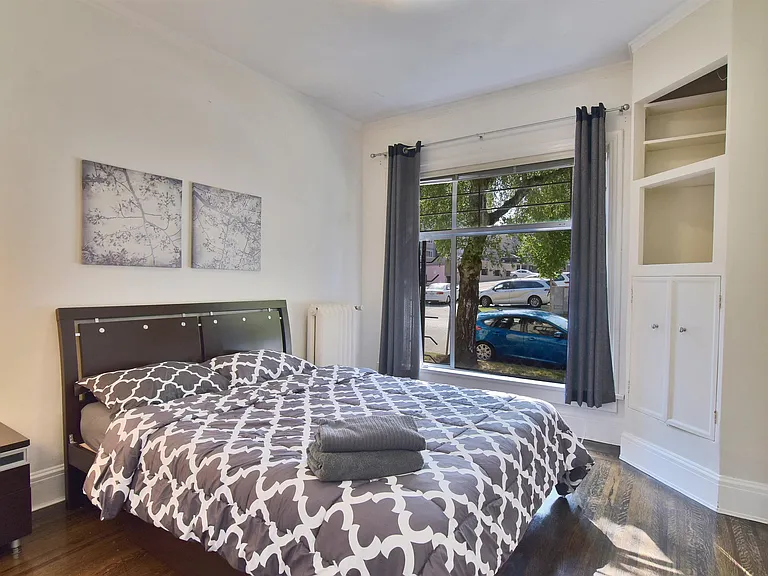 935 Jervis St #8 — Photo 9