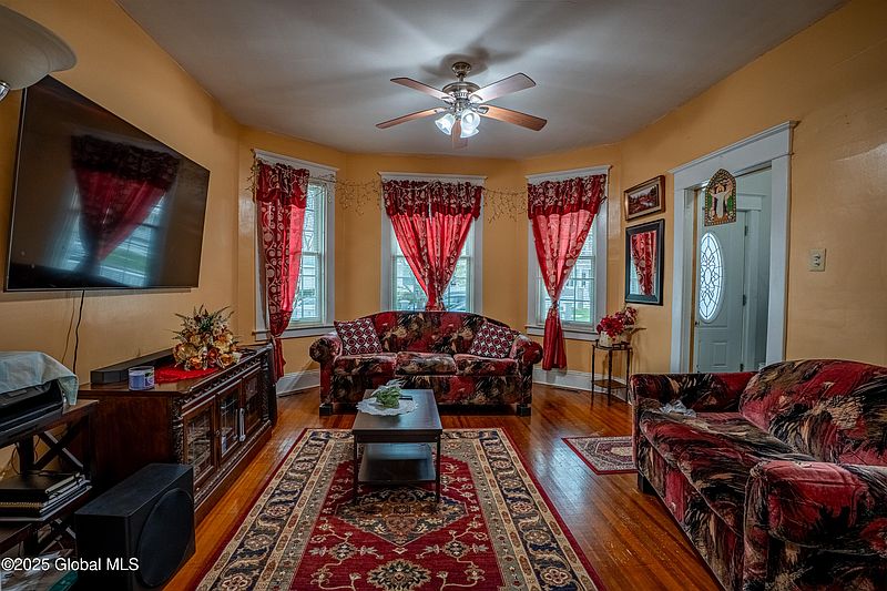 3rd image of 1014 Baker Avenue