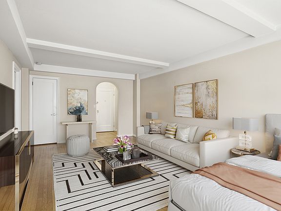 4th image of 225 E 73rd St #1F