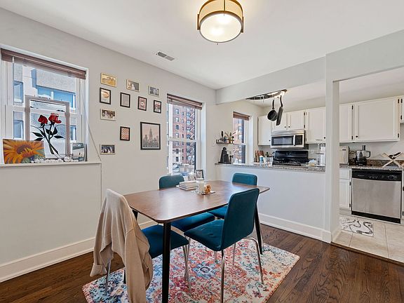 5th image of 861 W Carmen Ave #3E