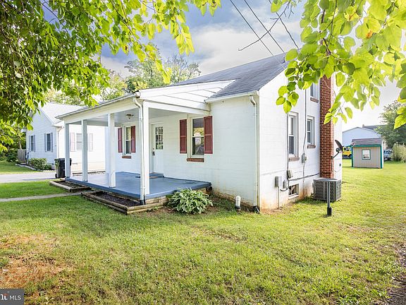 3rd image of 2518 Hockman Ave