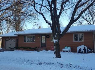 1451 Leonard St, Saint Peter, MN 56082